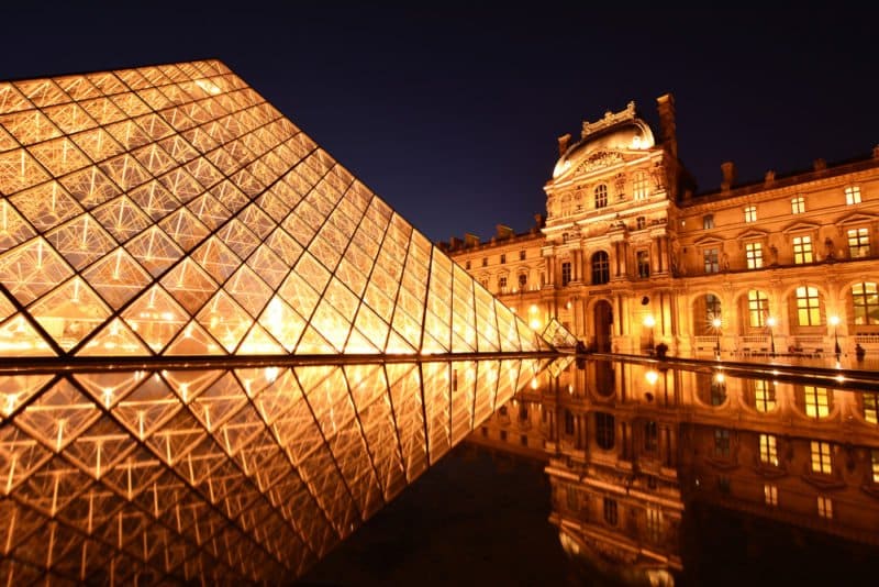 Louvre at night 