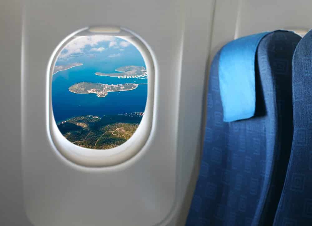 13 Tips for Long Haul Flights @shutterstock