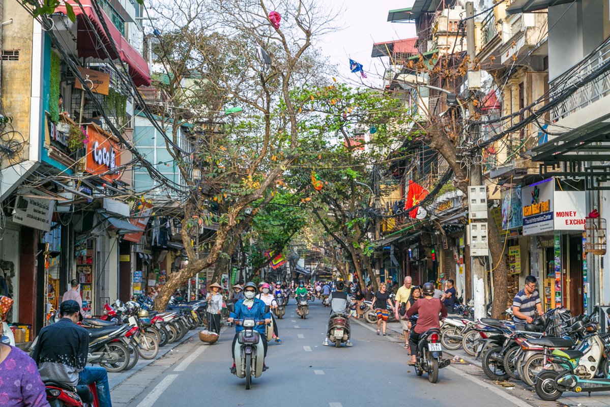 solo travel hanoi