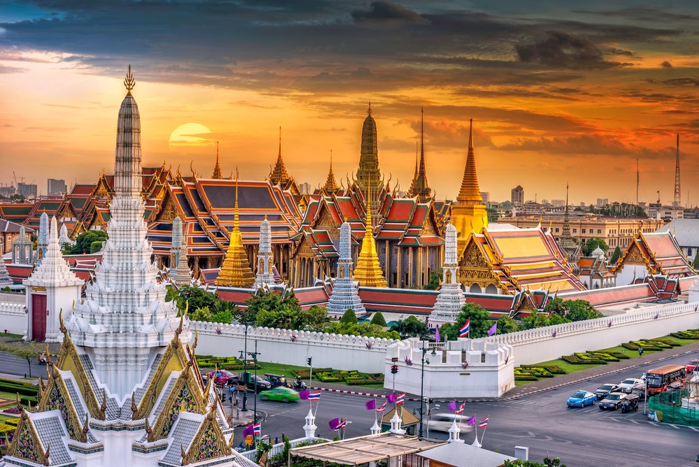 Bangkok - top 10 things to do and see in Thailand for female travelers shutterstock_367503629