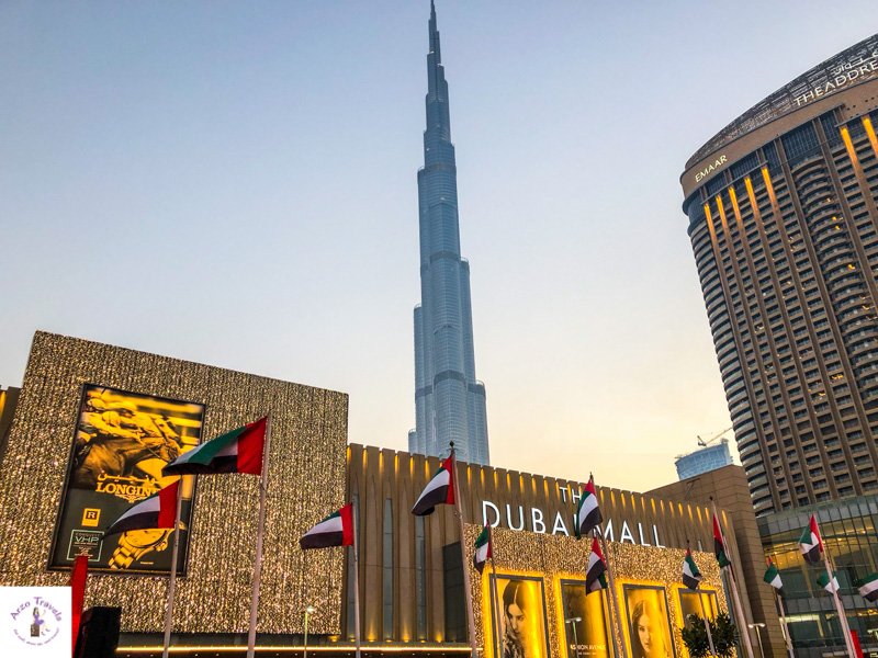 Dubai Mall at night