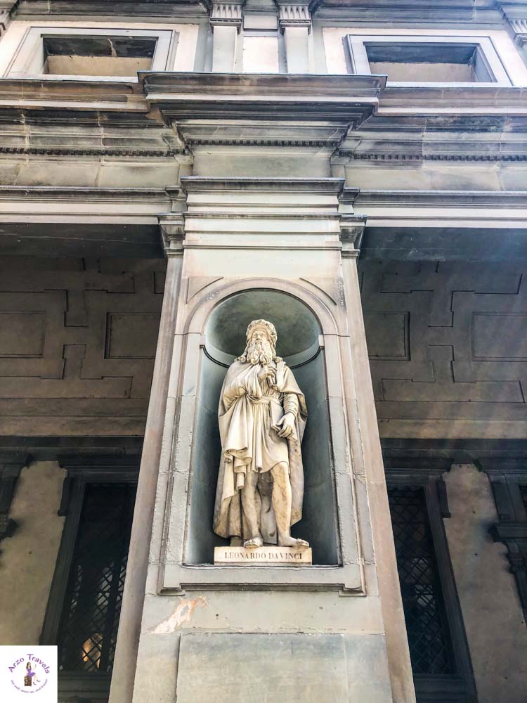 Leonardo da Vinci Statue in Florence for free to visit