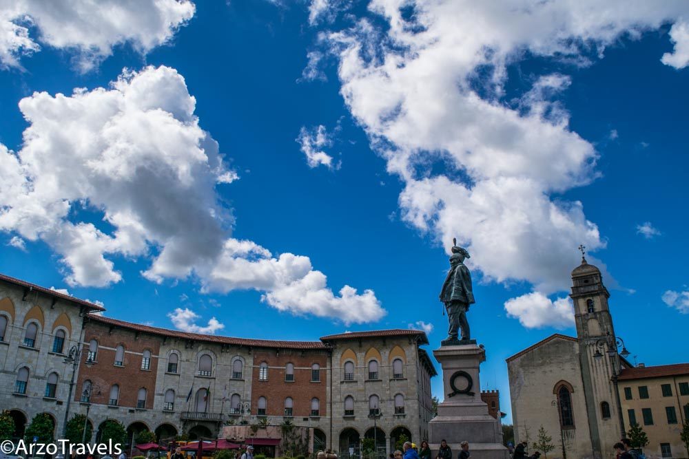 Piazza Vittorio Emanuele II in Pisa, where to visit in Pisa