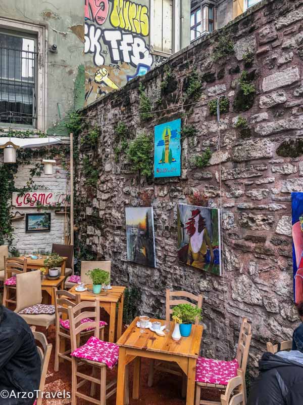 Cute cafe in Istanbul is one of the top things to see in 2 days