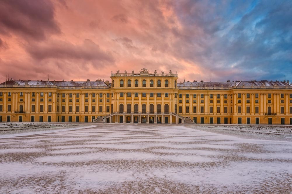 Vienna, Austria Schonbrunn Palace (Schloss Schönbrunn) in winter