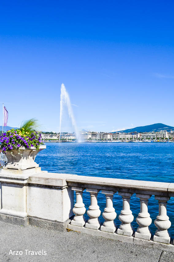 Lake Geneva with waterfountain